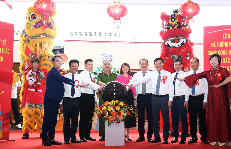 Lễ ra mắt “Đoàn tàu du lịch 5 Cửa Ô và Hệ thống kiểm soát vé bằng công nghệ sinh trắc học. 