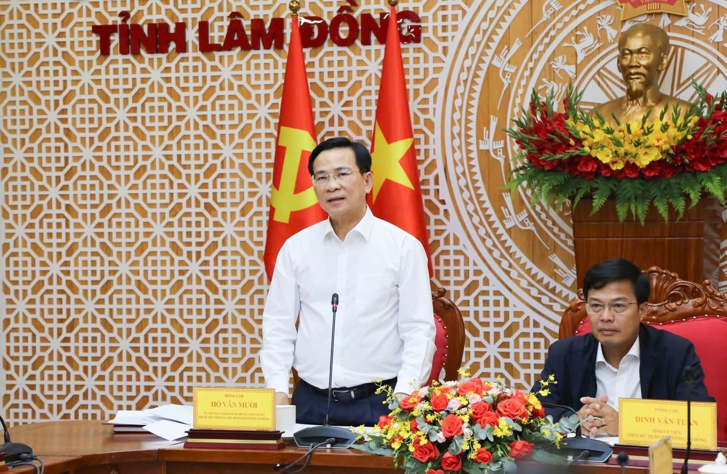 Chủ tịch UBND tỉnh Lâm Đồng Hồ Văn Mười phát biểu kết luận buổi làm việc