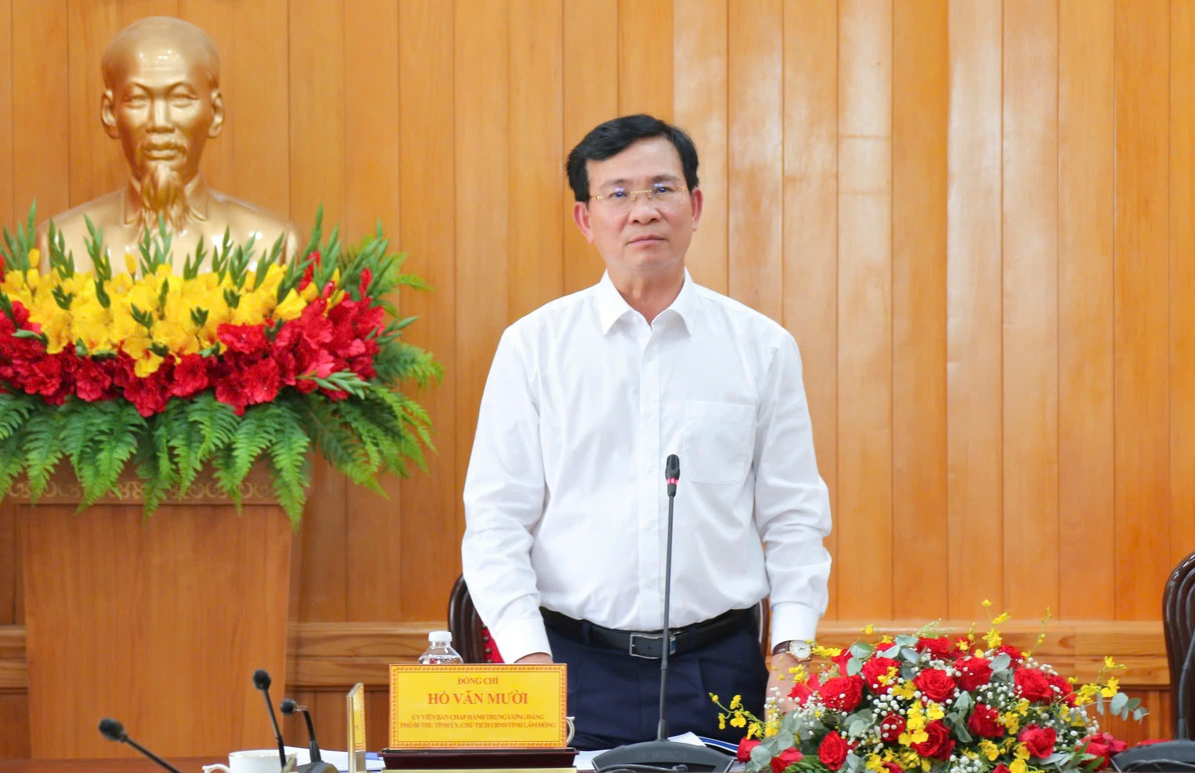 Ông Hồ Văn Mười - Chủ tịch UBND tỉnh Lâm Đồng phát biểu tại buổi làm việc