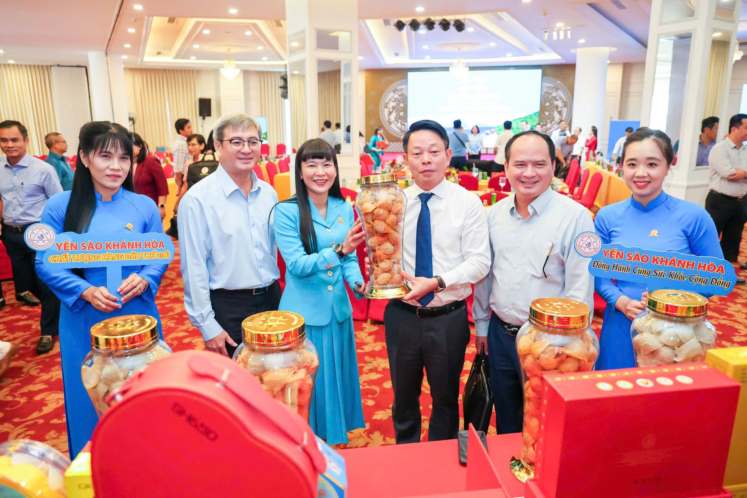 Bảo tồn chim yến gắn với phát triển bền vững thương hiệu Yến sào Khánh Hòa