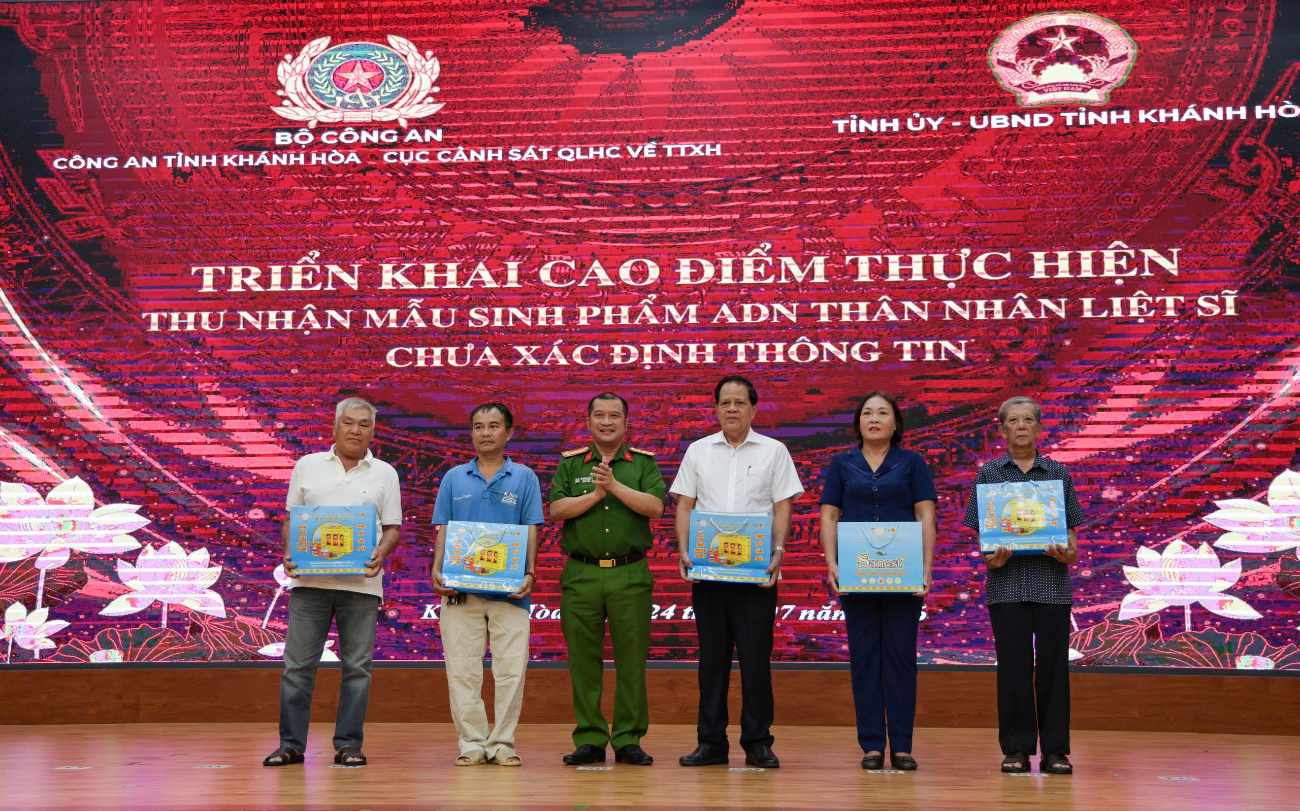 Khánh Hòa triển khai cao điểm thu nhận mẫu sinh phẩm ADN, góp phần xác định danh tính liệt sĩ chưa rõ thông tin