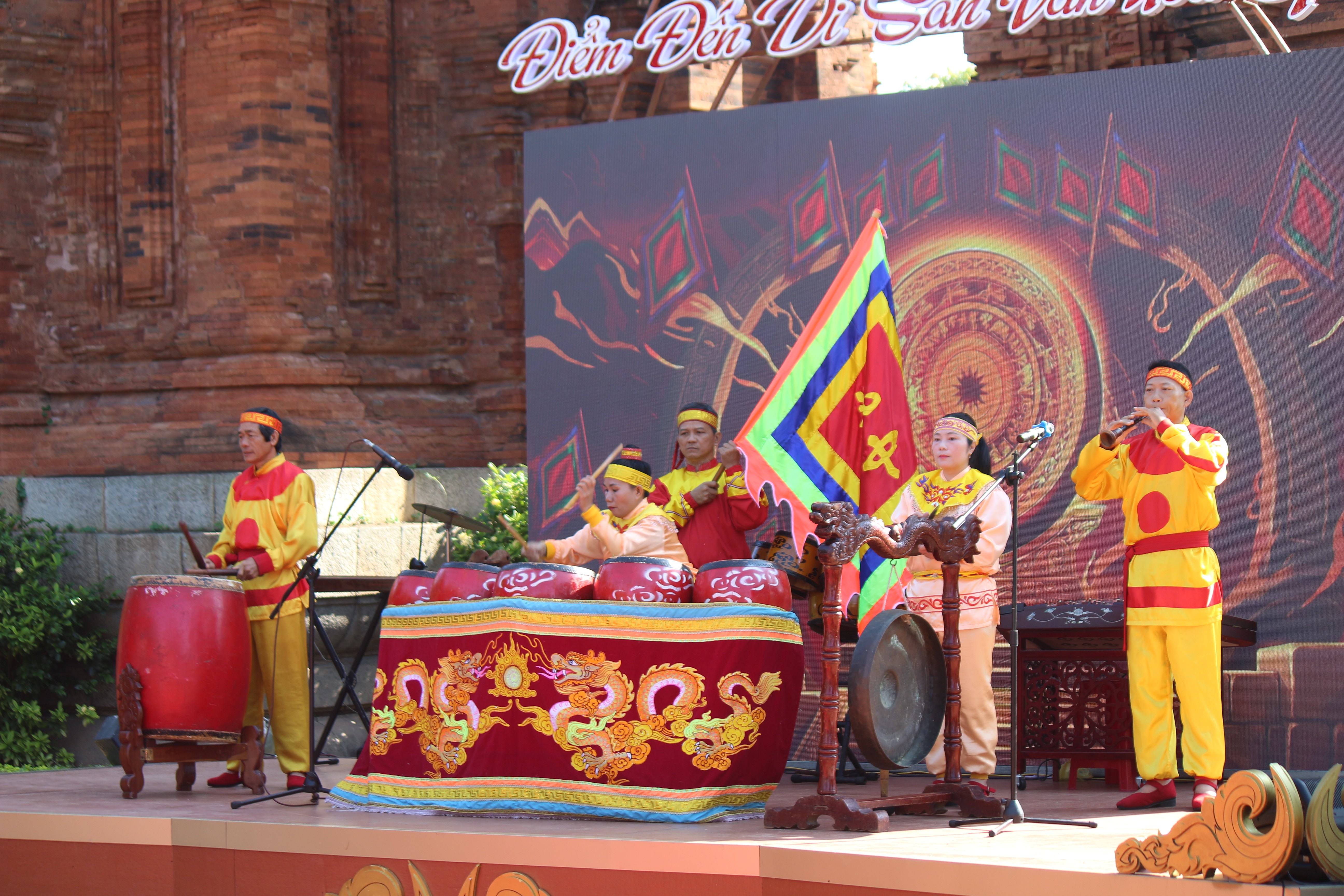Biểu diễn Nhạc v&otilde; T&acirc;y Sơn.