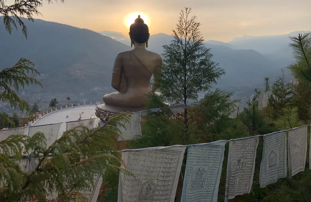 buddha-dordenma-statue-kuenselphodrang-thimphu-trans-bhutan-trail-1669795084.jpg