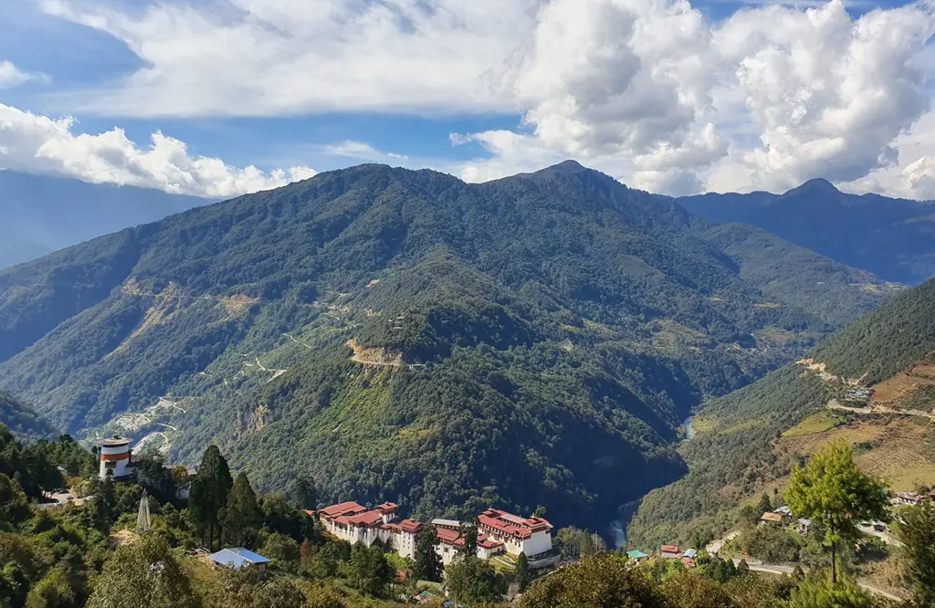 trongsa-dzong-trans-bhutan-trail-1669794950.jpg