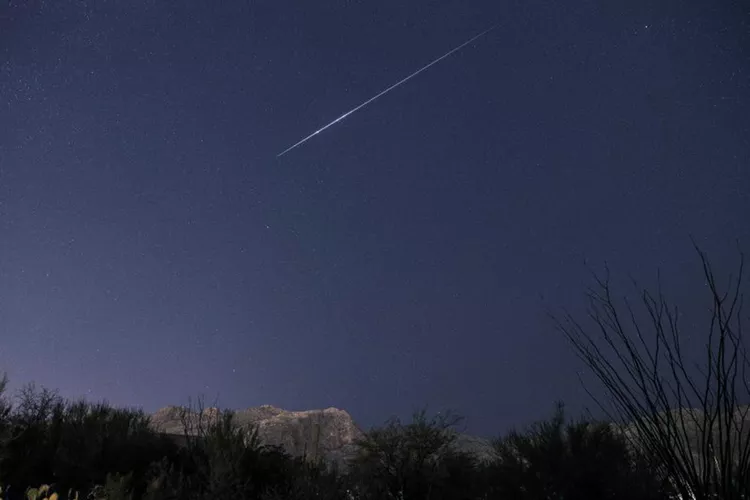 a-bright-ursid-meteor-seen-on-december-18-2016-1671782272.jpg