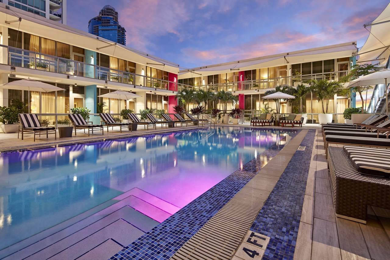 6 khách sạn ở Florida có hồ bơi ngoài trời hoặc sân thượng tuyệt đẹp