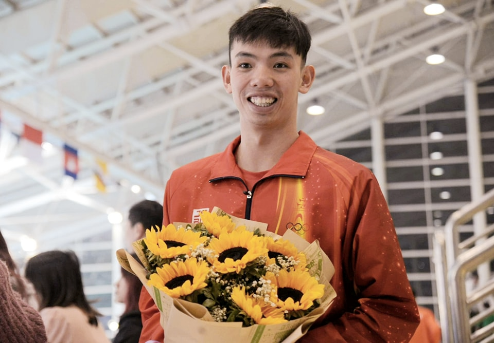 Kình ngư Nguyễn Huy Hoàng tự hào là người cầm cờ của Đoàn Thể thao Việt Nam tại SEA Games 32