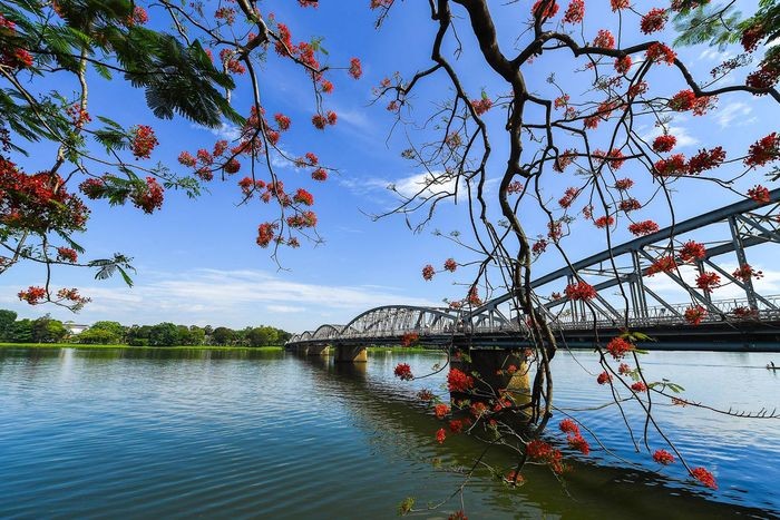 Tái đề cử sông Hương là "di sản văn hóa thế giới"