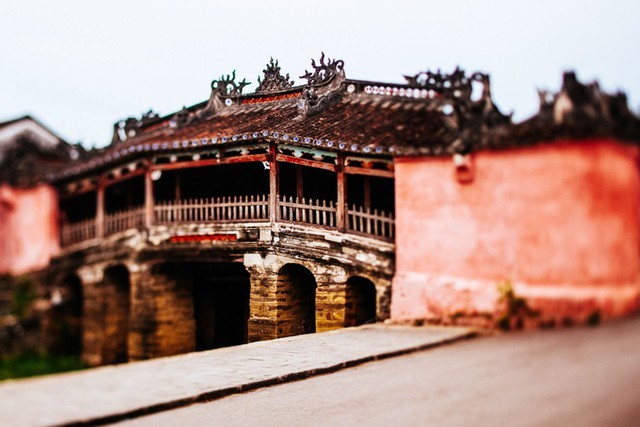 hoi-an-bridge-best-time-to-visit-vietnam-conde-nast-traveller-30april19-pr-aaron-joel-santos-1694165533919126445787-1694617935.jpg