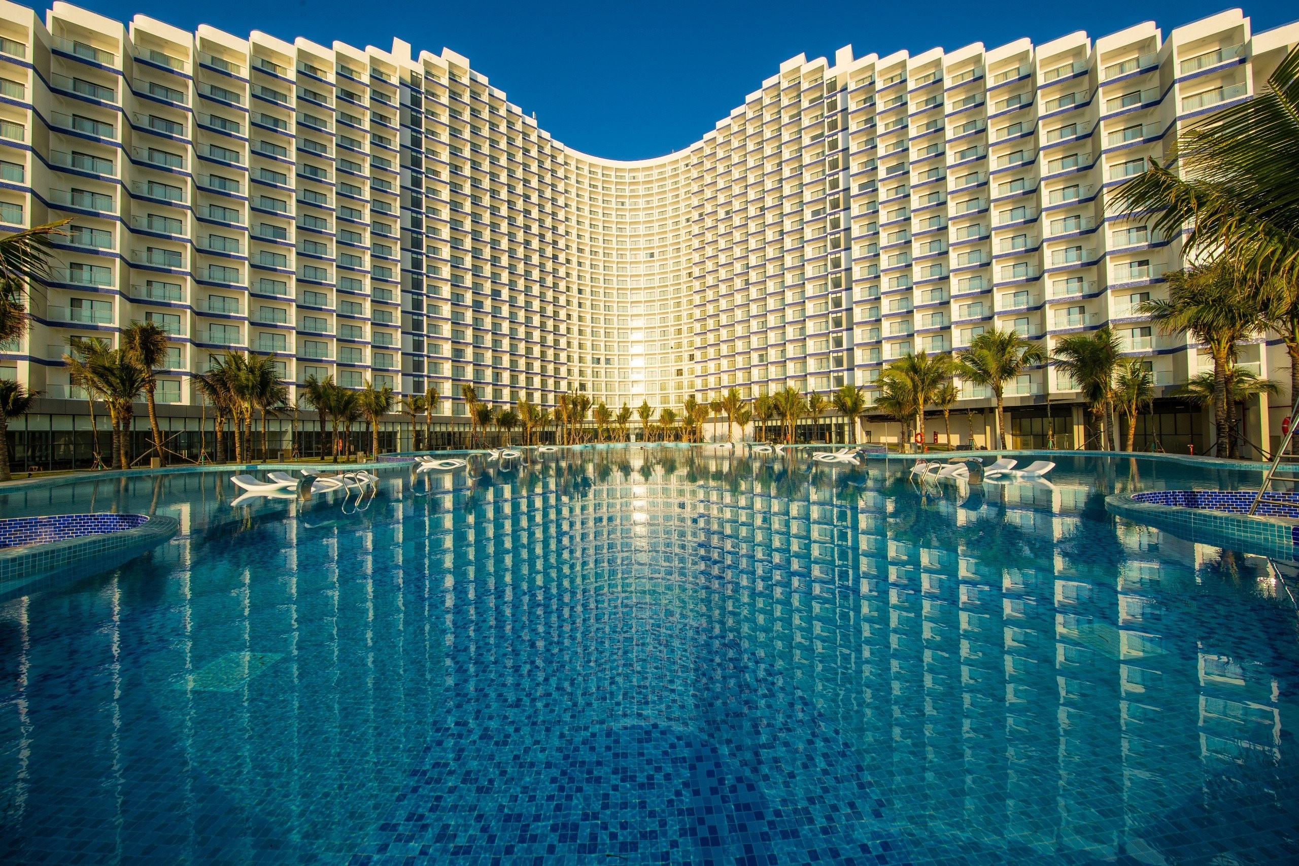 Khai trương khách sạn The Empyrean Cam Ranh Beach Resort