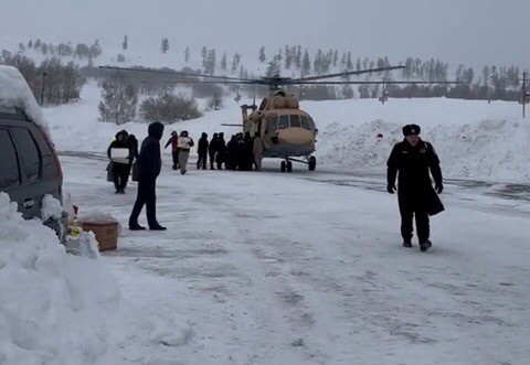 Lở tuyết ở Tân Cương (Trung Quốc) khiến 1.000 du khách mắc kẹt tại làng du lịch