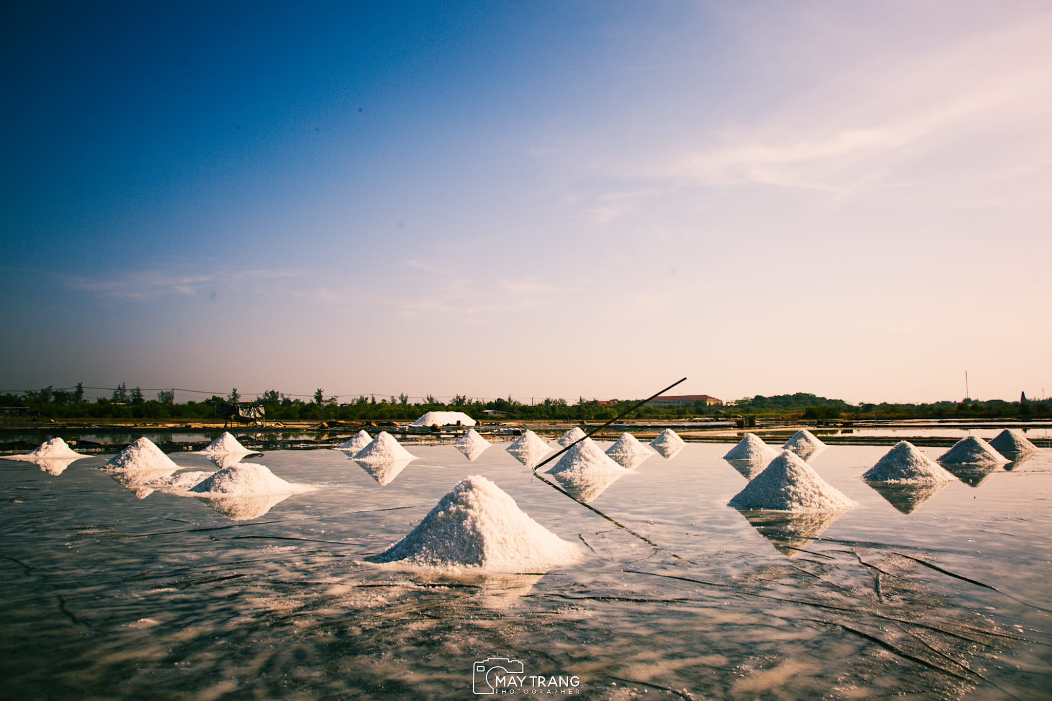 Rực rỡ ruộng muối “vô cực” Long Điền, vị mặn lưu giữ trăm năm