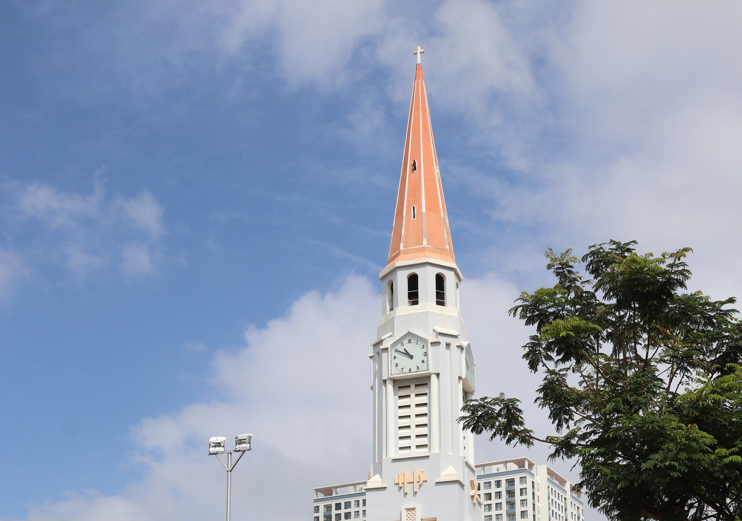 Khám phá vẻ đẹp độc đáo của Nhà thờ Nhọn ở Quy Nhơn