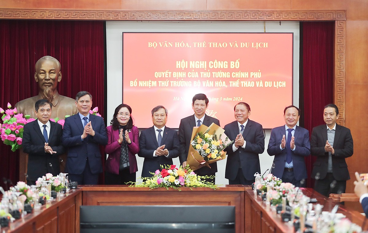 Trao Quyết định bổ nhiệm Thứ trưởng Bộ Văn hóa, Thể thao và Du lịch Hồ An Phong