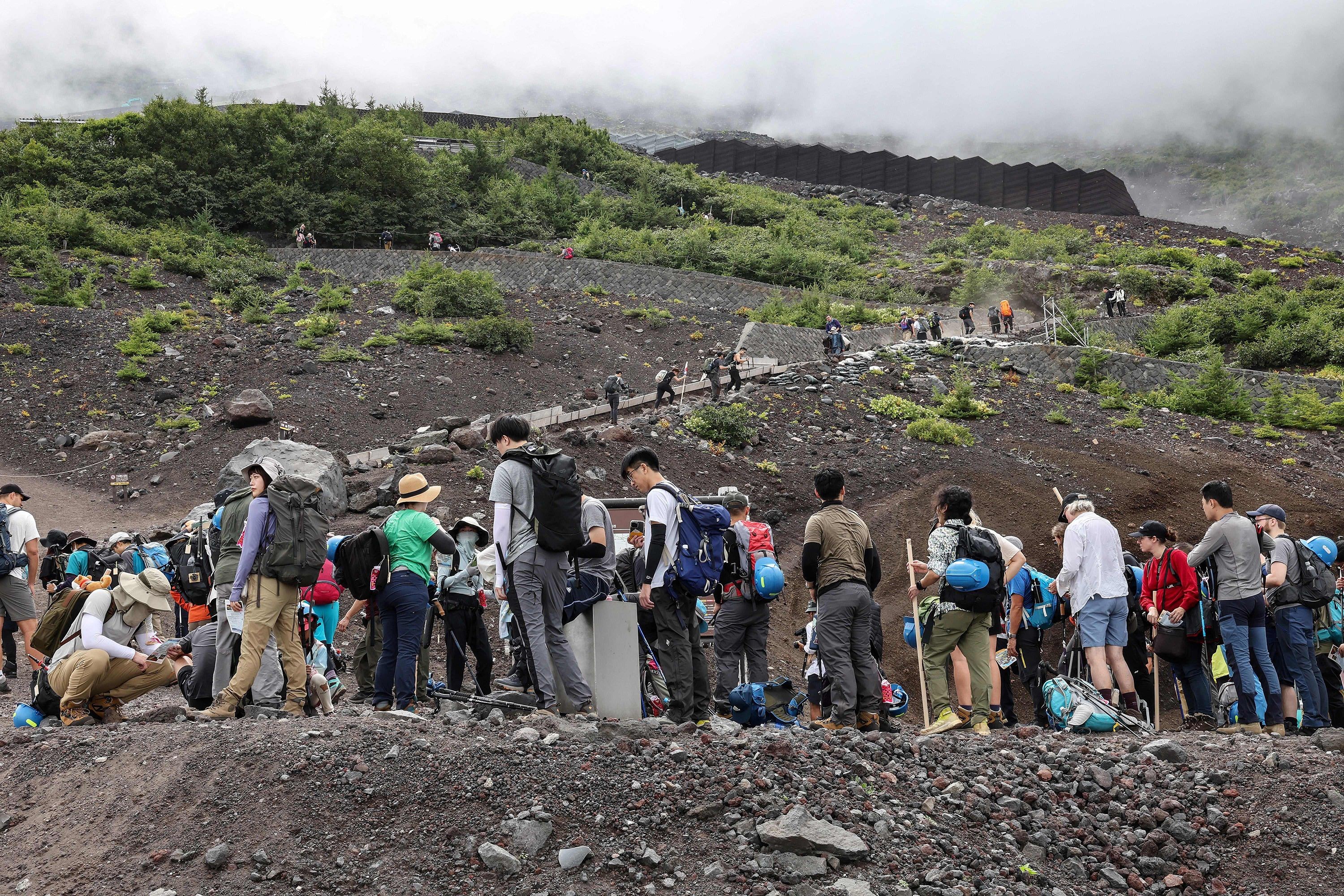 Núi Phú Sĩ, Nhật Bản sẽ thu phí để ngăn tình trạng du lịch quá tải