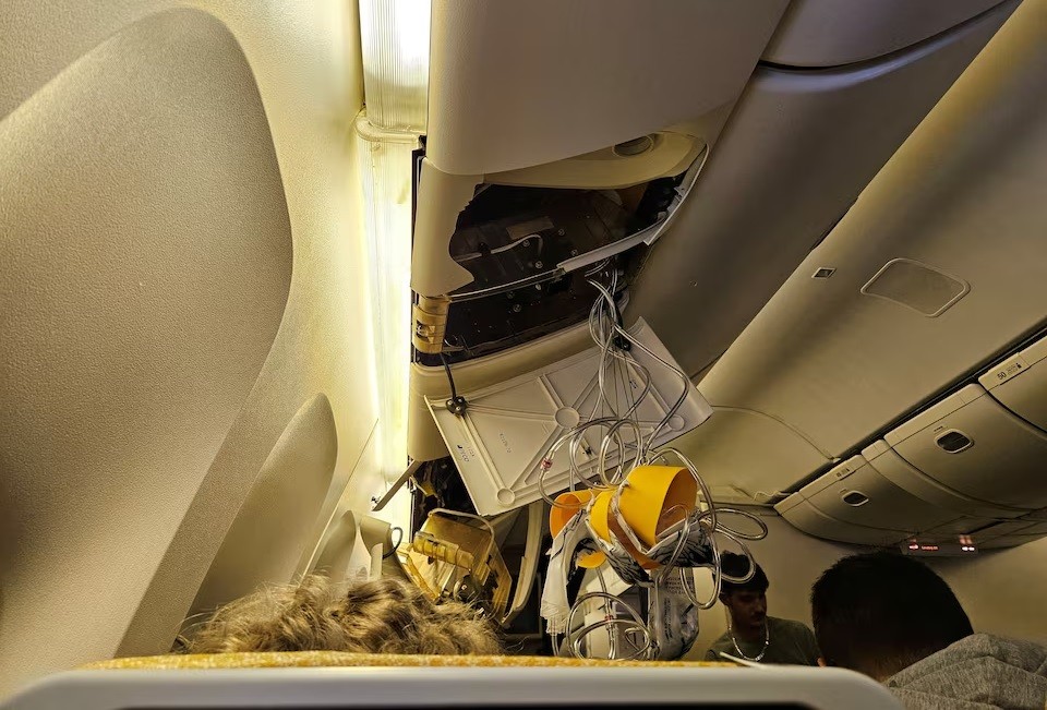 Sau chuyến bay nhiễu loạn kinh hoàng của Singapore Airlines: Hành khách cần làm gì để bảo vệ an toàn?