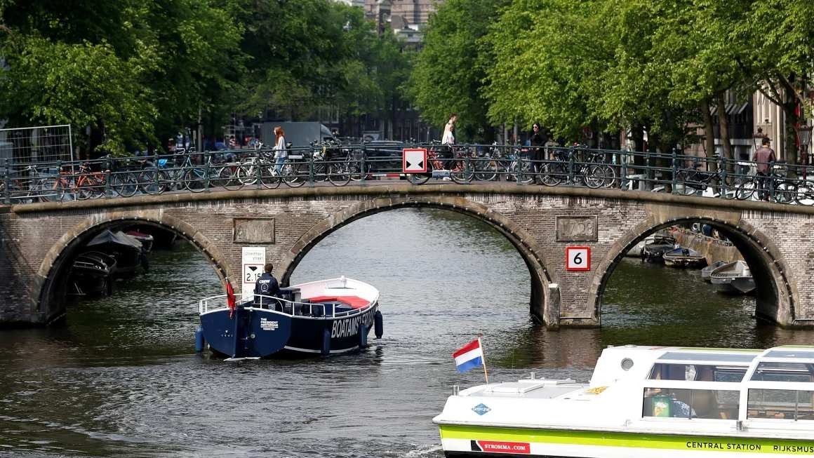 Amsterdam thu hút gần 20 triệu khách/năm, chính quyền áp quy định mới để hạn chế tình trạng quá tải du lịch