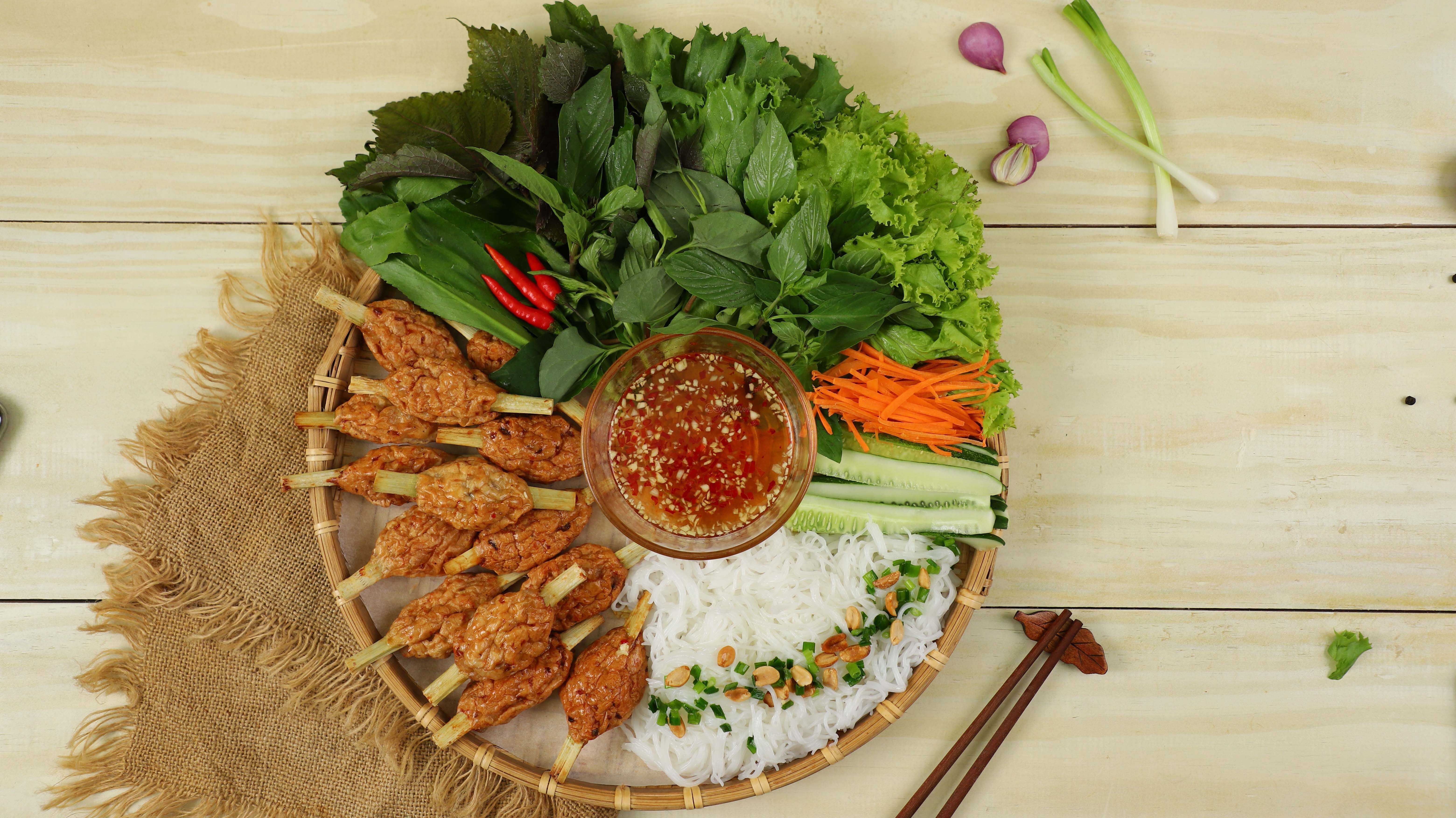 Chả giò, chạo tôm của Việt Nam lọt top 100 món ăn nhẹ ngon nhất thế giới