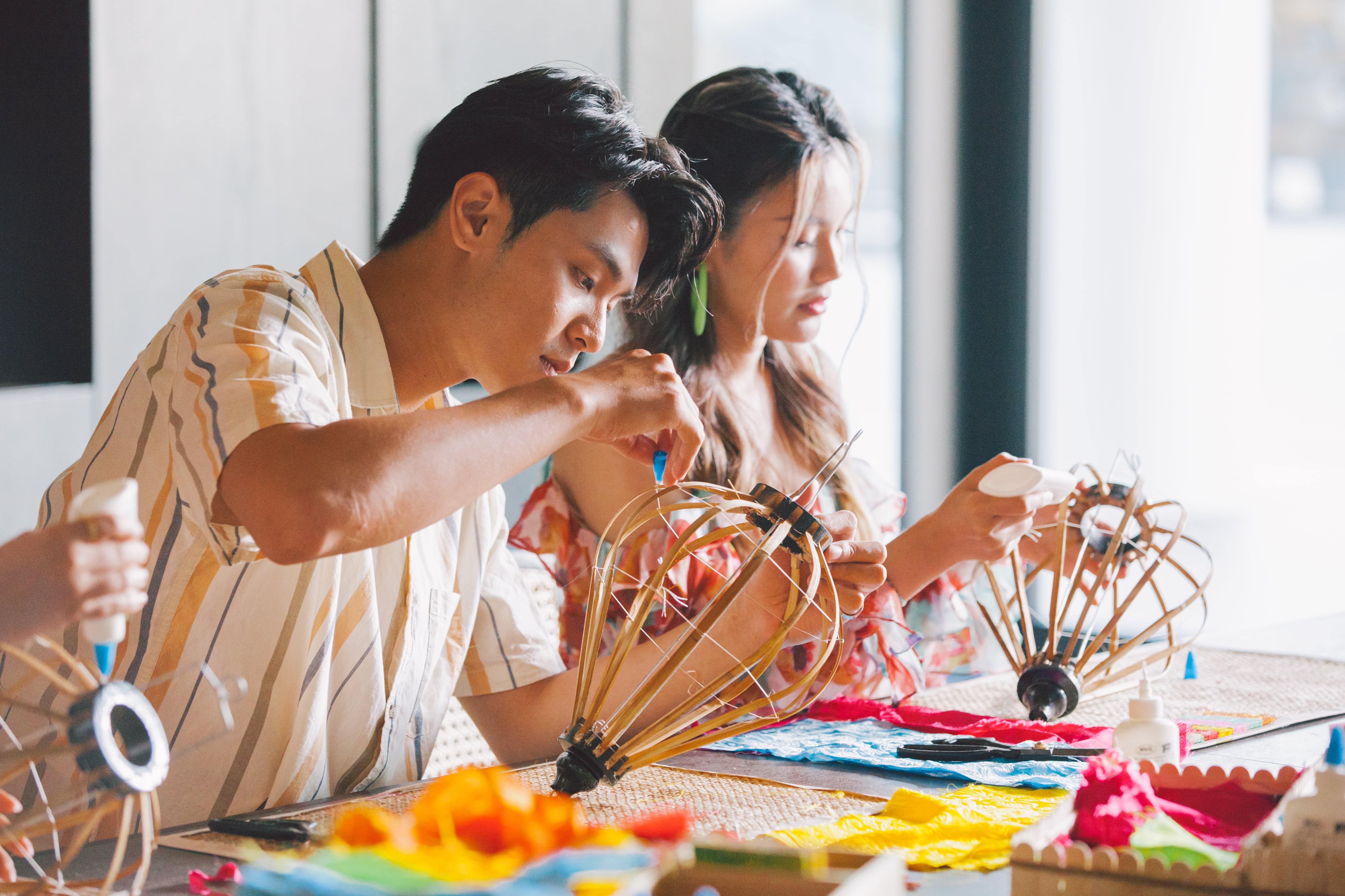 lantern-making-class-min-min-1722428034.jpg