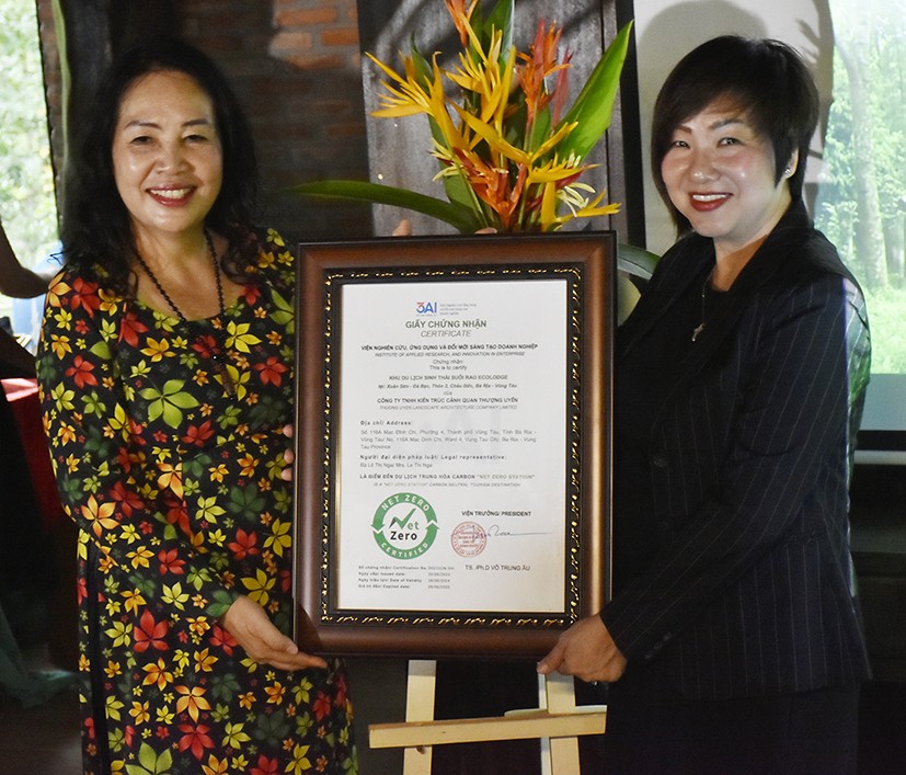 diem-den-trung-hoa-carbon-1725894908.jpg