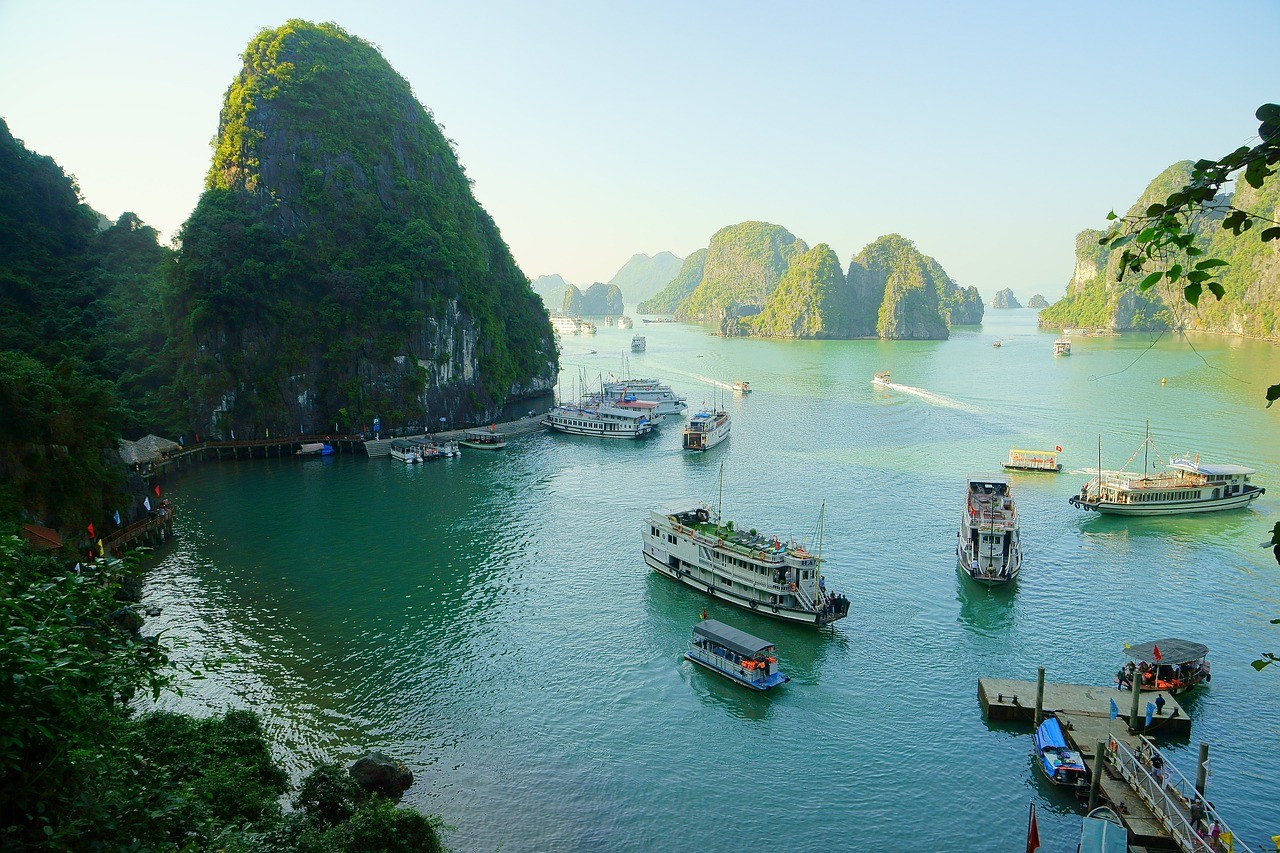 vinhhalong-1726200049.jpg