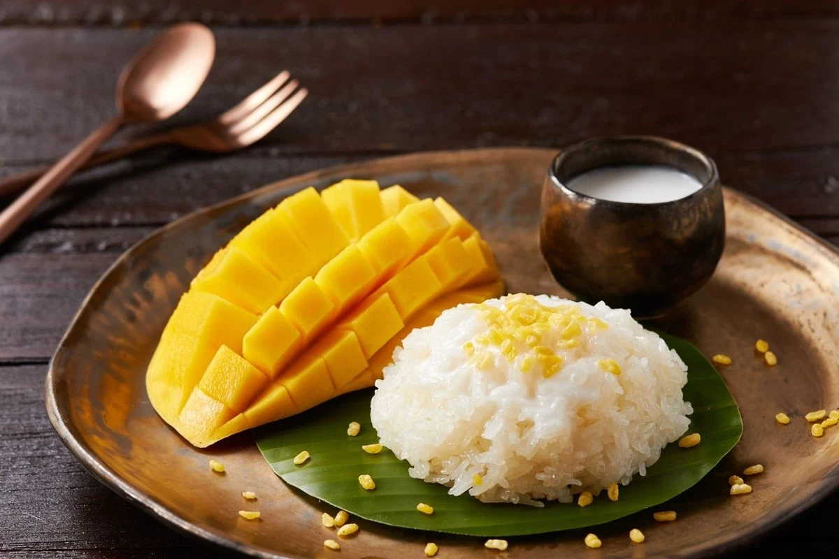 mango-sticky-rice-a-thai-favourite-of-all-times-1-1727859207.webp