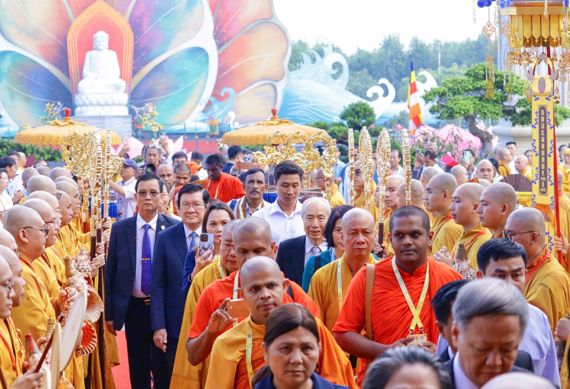 vesak-3-1746701125.jpg