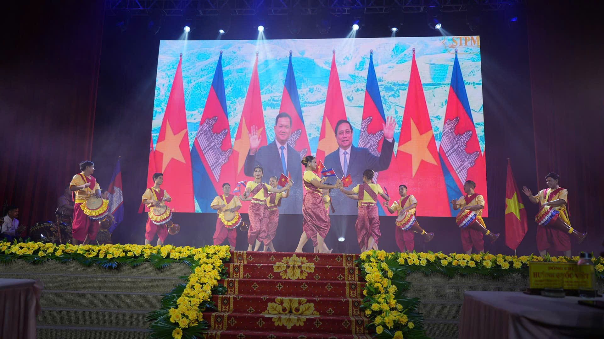 gen-h-z6694348493278-e4e58ece403fb4c0665d3380eec200ae-1749630356.jpg