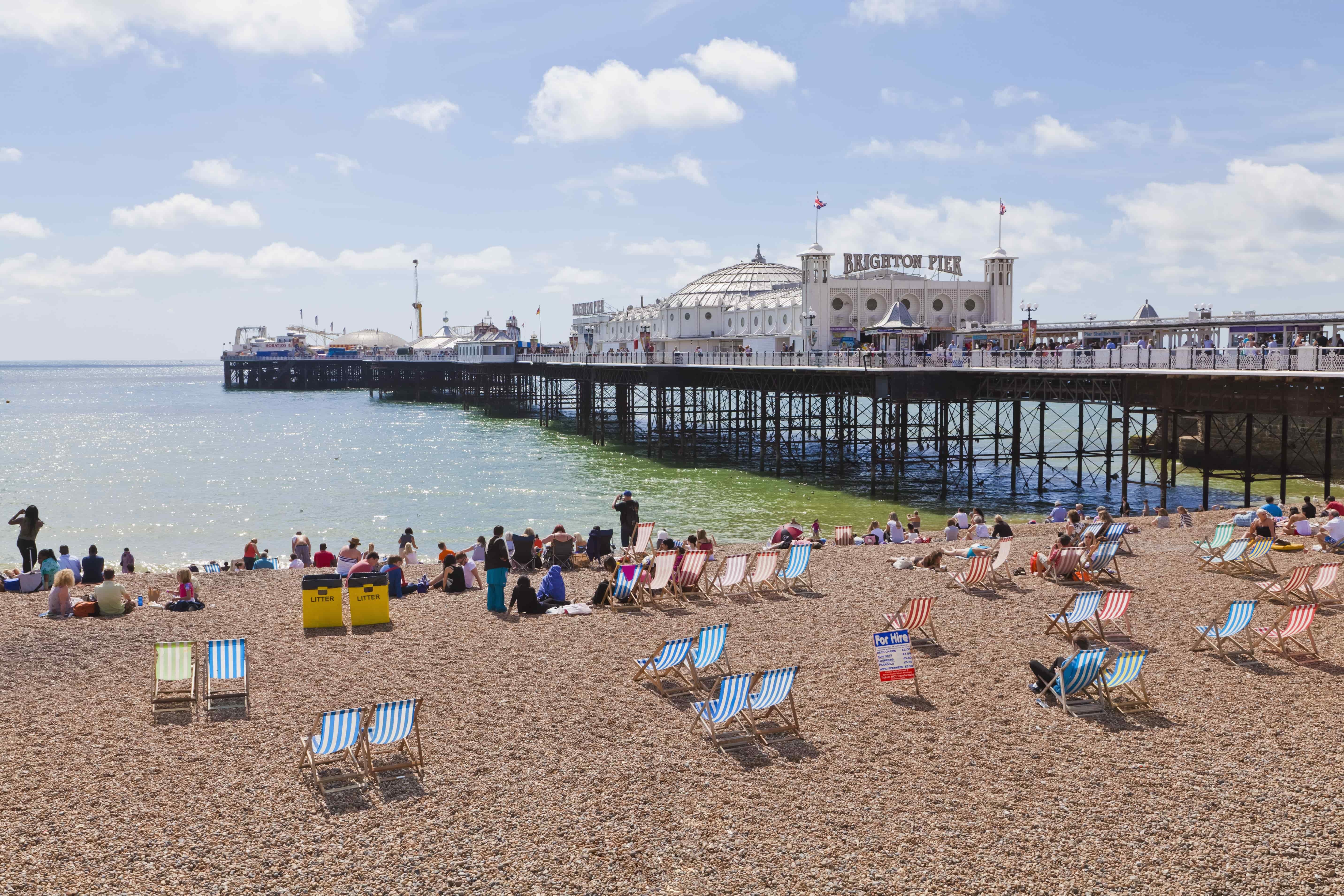 credit-image-provided-by-bookingcom-shutterstock-studios-ana-maria-staicubrighton-hove-landmark-brighton-beach-26274-001-min-min-1-1750254895.jpg
