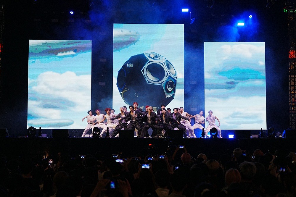nhom-du-thi-w-unit-bieu-dien-tai-k-pop-lovers-festival-2024-1752856851.JPG