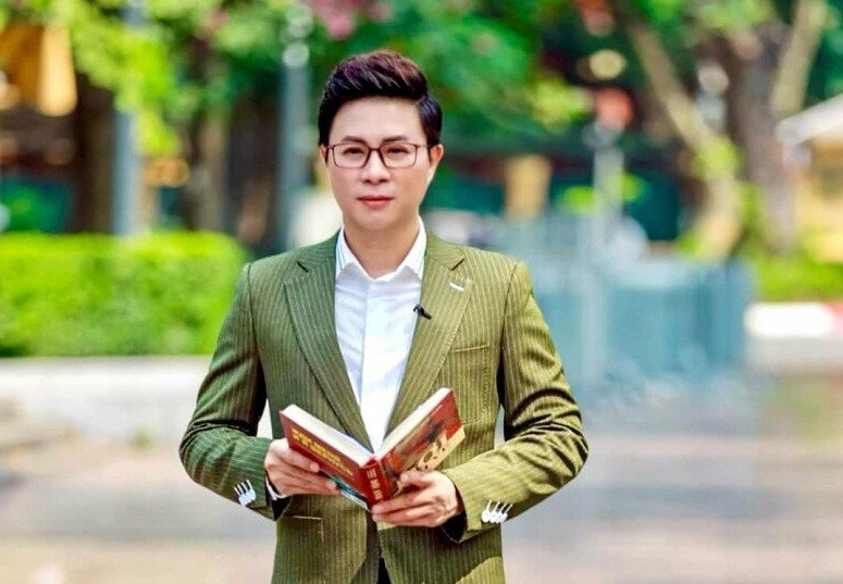 2-nam-mc-vtv-co-hoc-vi-tien-si-nguoi-duoc-menh-danh-la-thay-giao-hot-boy-nguoi-hanh-phuc-ben-vo-thac-63-0-n-1743739524-124-width780height1318-1753617342.jpg