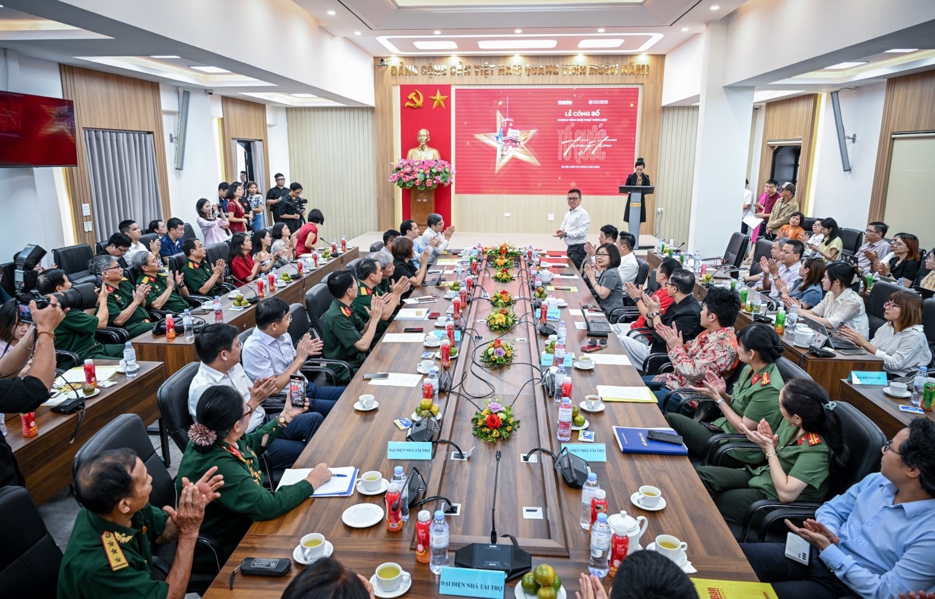to-quoc-trong-tim-12-1754065428.jpg