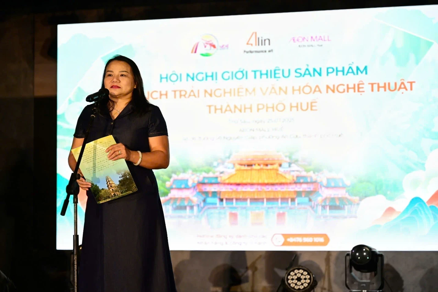 hoi-nghi-gioi-thieu-san-pham-du-lich-trai-nghiem-van-hoa-nghe-thuat-thanh-pho-hue-buoc-dot-pha-trong-phat-trien-du-lich-di-san-gan-voi-khong-gian-hien-dai-mtq3mzuwffruveru0-1754478322.webp