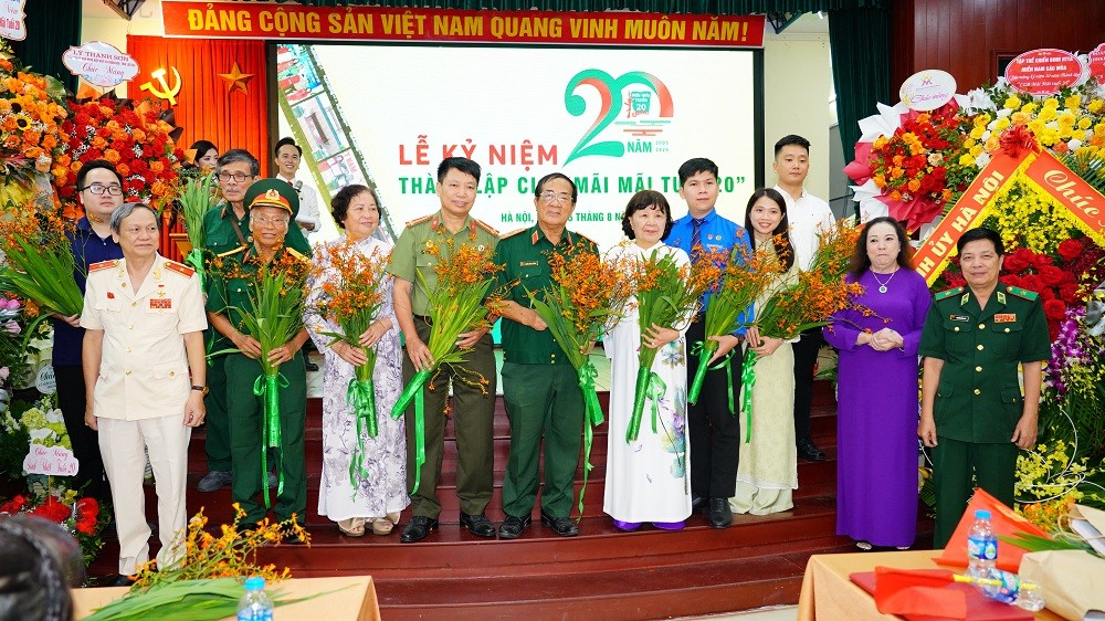 2-ra-mat-hoi-dong-quan-ly-va-dieu-hanh-nhiem-ky-moi-cua-clb-mmt20-1755425220.JPG