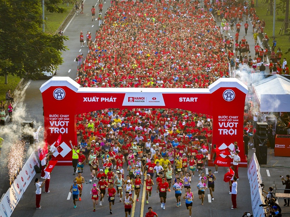 giai-marathon-quoc-te-ha-noi-techcombank-mua-thu-4-thu-hut-hon-13000-vdv-gap-gan-15-lan-so-voi-mua-giai-truoc-1759767129.JPG
