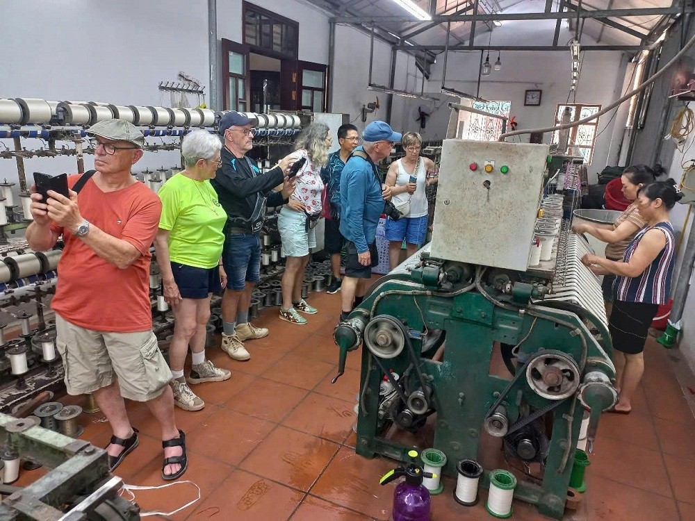z6958972253512-a8c0fb7cb848be082ef3c51572052cc5-1759746832.jpg