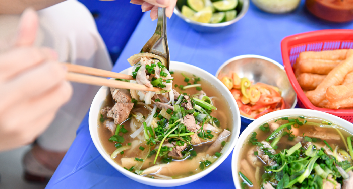 an-bun-mien-pho-hay-com-trang-tot-hon-987-1760597601.png