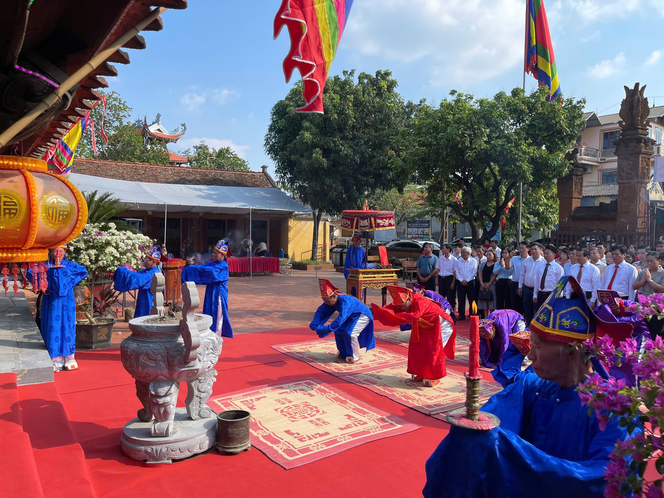 dinh-tuong-phieu-1760837327.jpg