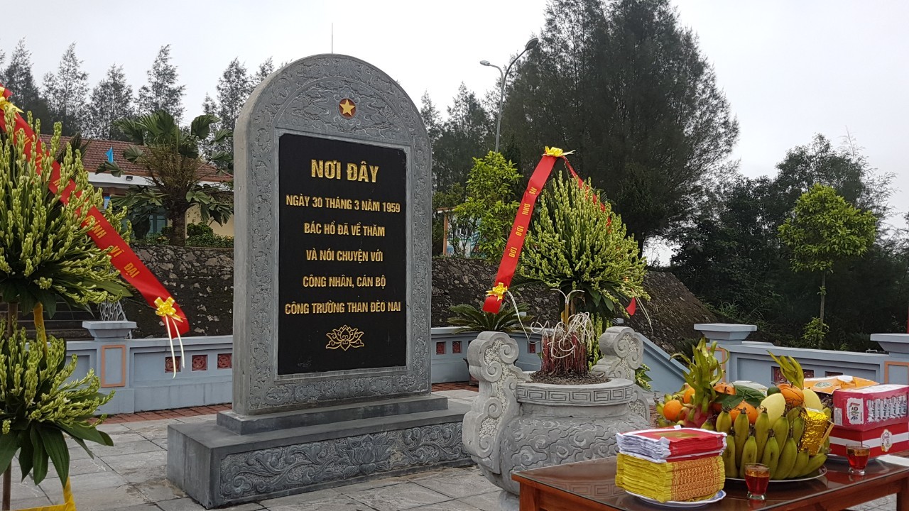 dia-diem-luu-niem-bac-ho-ve-tham-mo-than-deo-nai-ngay-3031959-duoc-ton-vinh-di-tich-lich-su-quoc-gia-ngay-28102016-quyet-dinh-so-3742qd-bvhttdl-1774878005.jpg