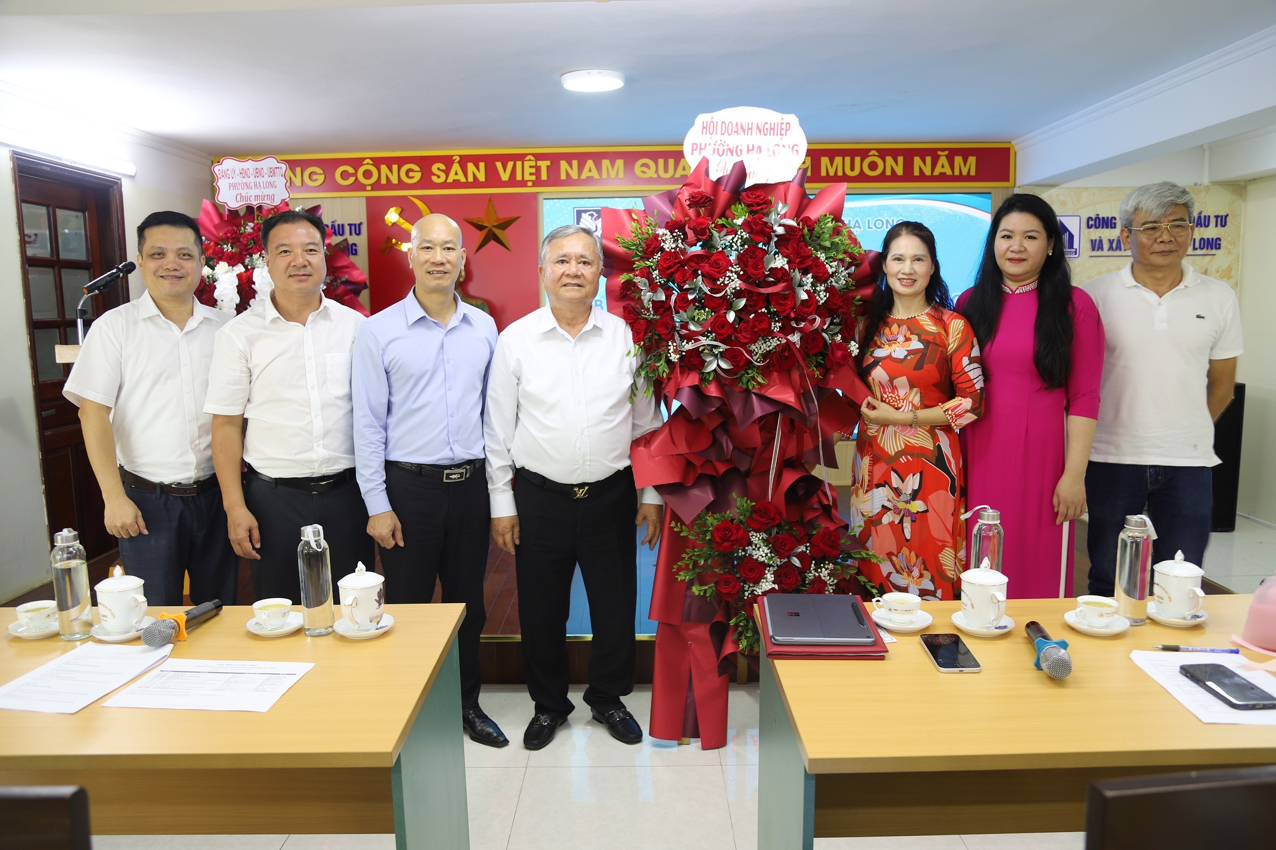 lanh-dao-hoi-doanh-nghiep-1780068552.jpg