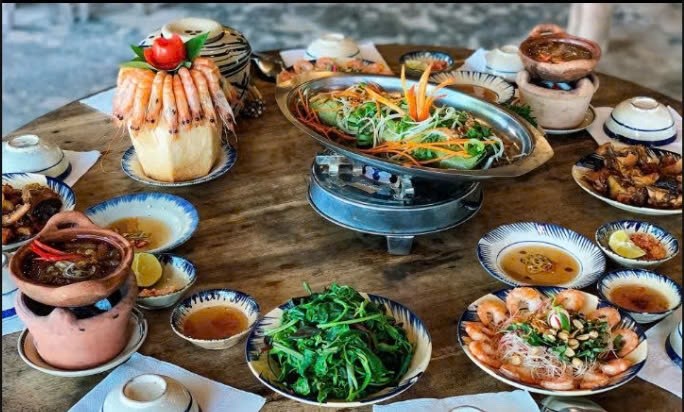 am-thuc-tai-lang-du-lich-cong-dong-con-chim-1780899182.jpg