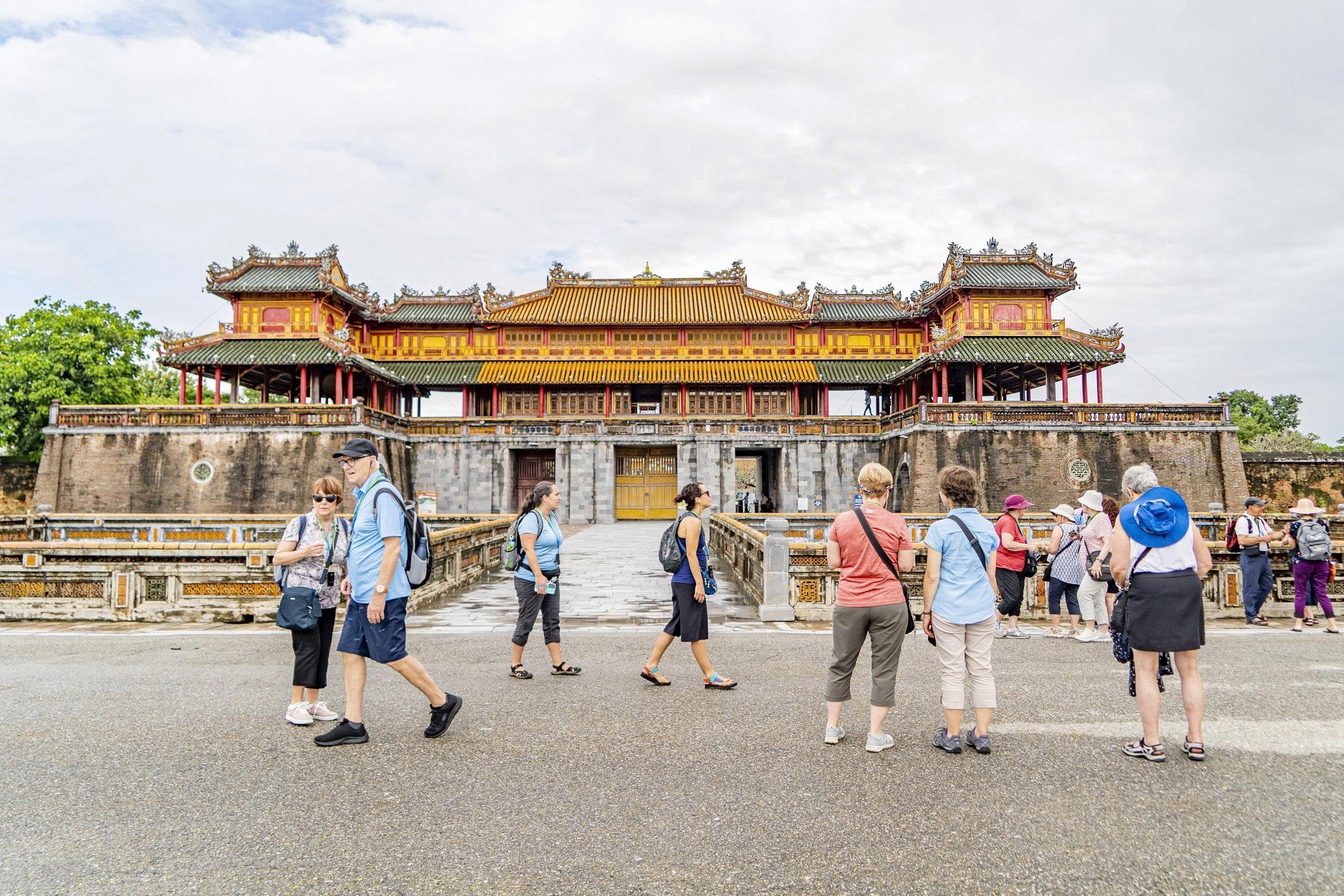 du-khach-tai-hue-97694353347686330209483-1781431578.jpg