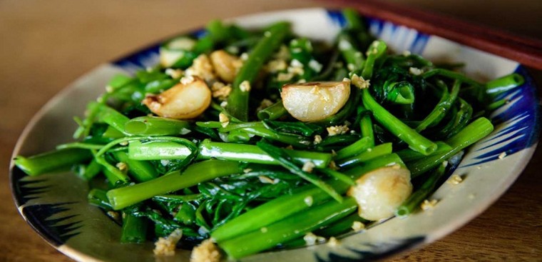 cach-lam-nuoc-sot-sieu-de-de-lam-rau-muong-xao-toi-8-760x367-1782357083.jpg