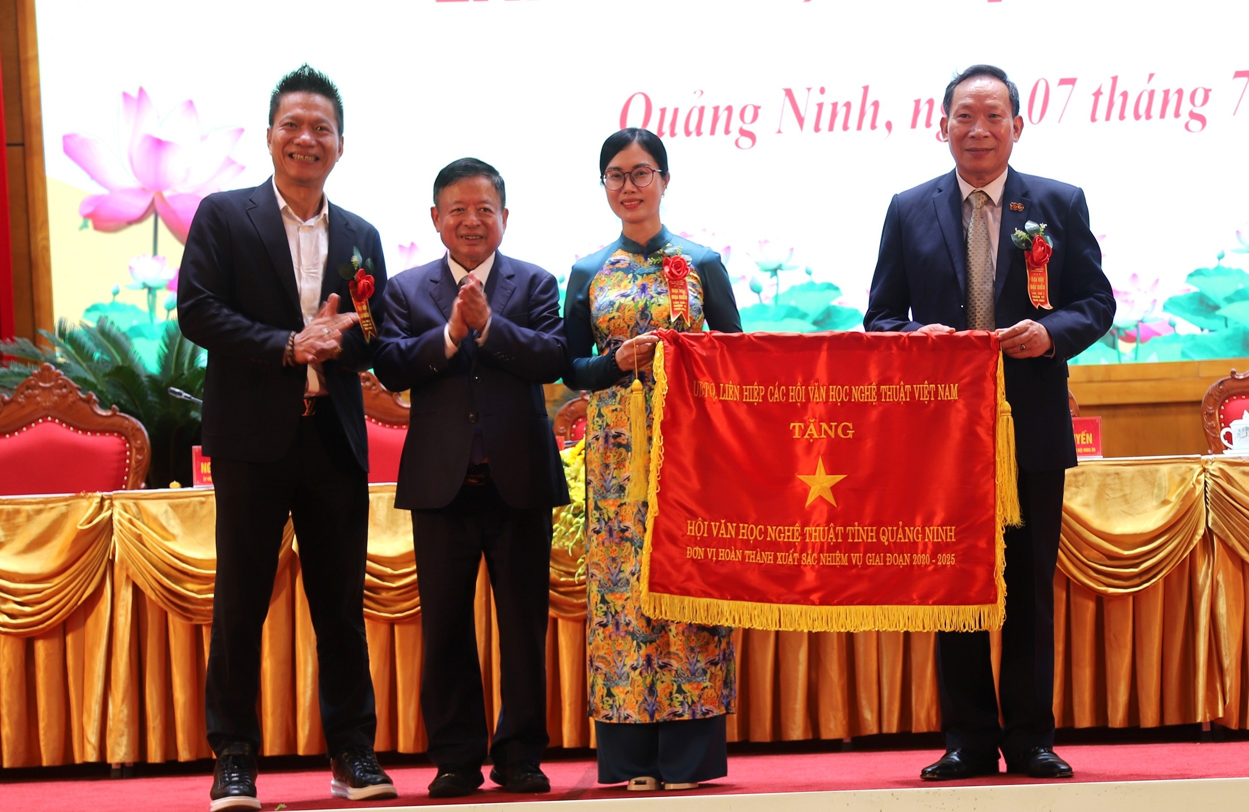 a-8-tang-co-thi-dua-1783518270.jpg