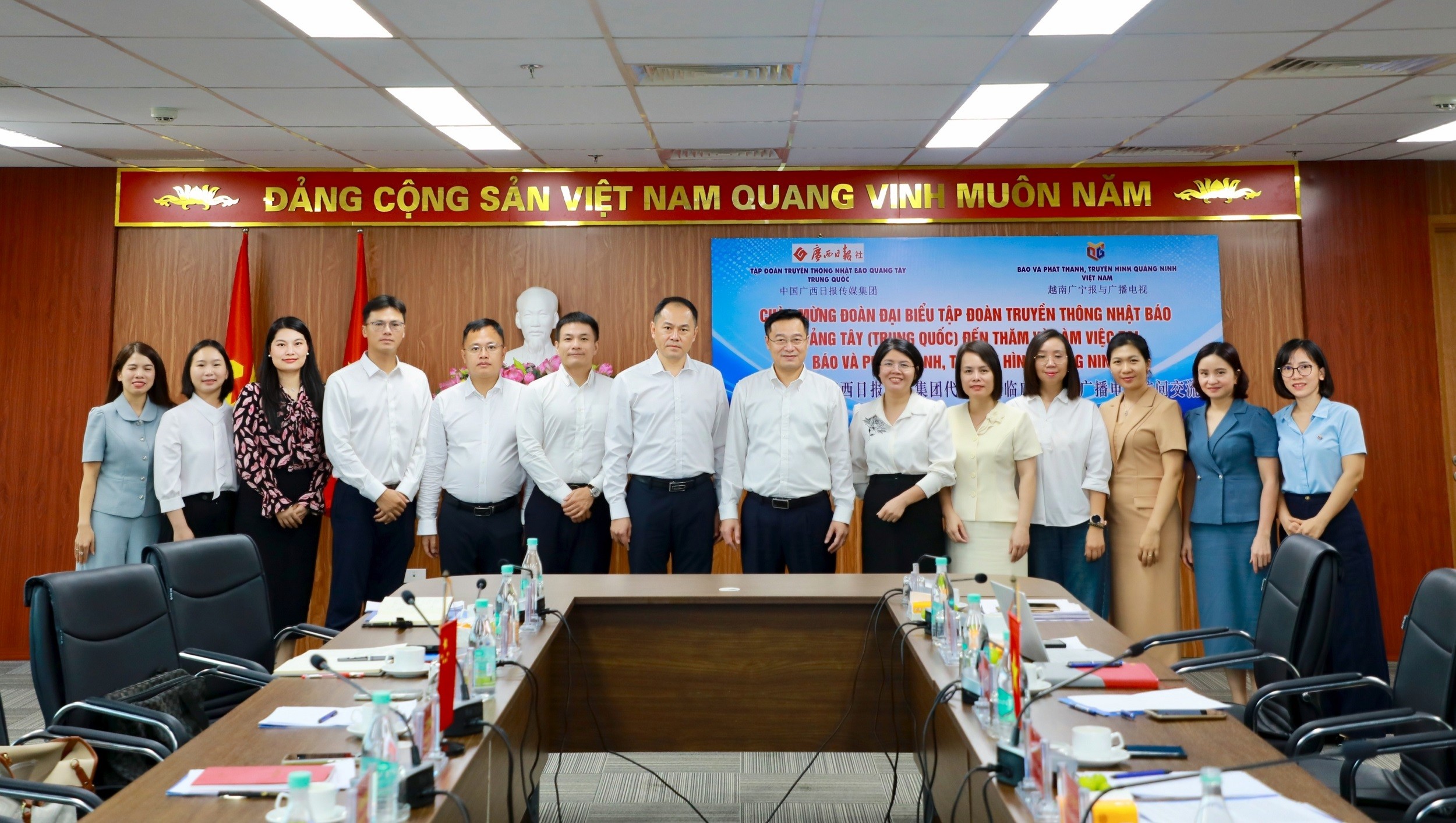 chup-anh-chung-2-1784105590.jpg