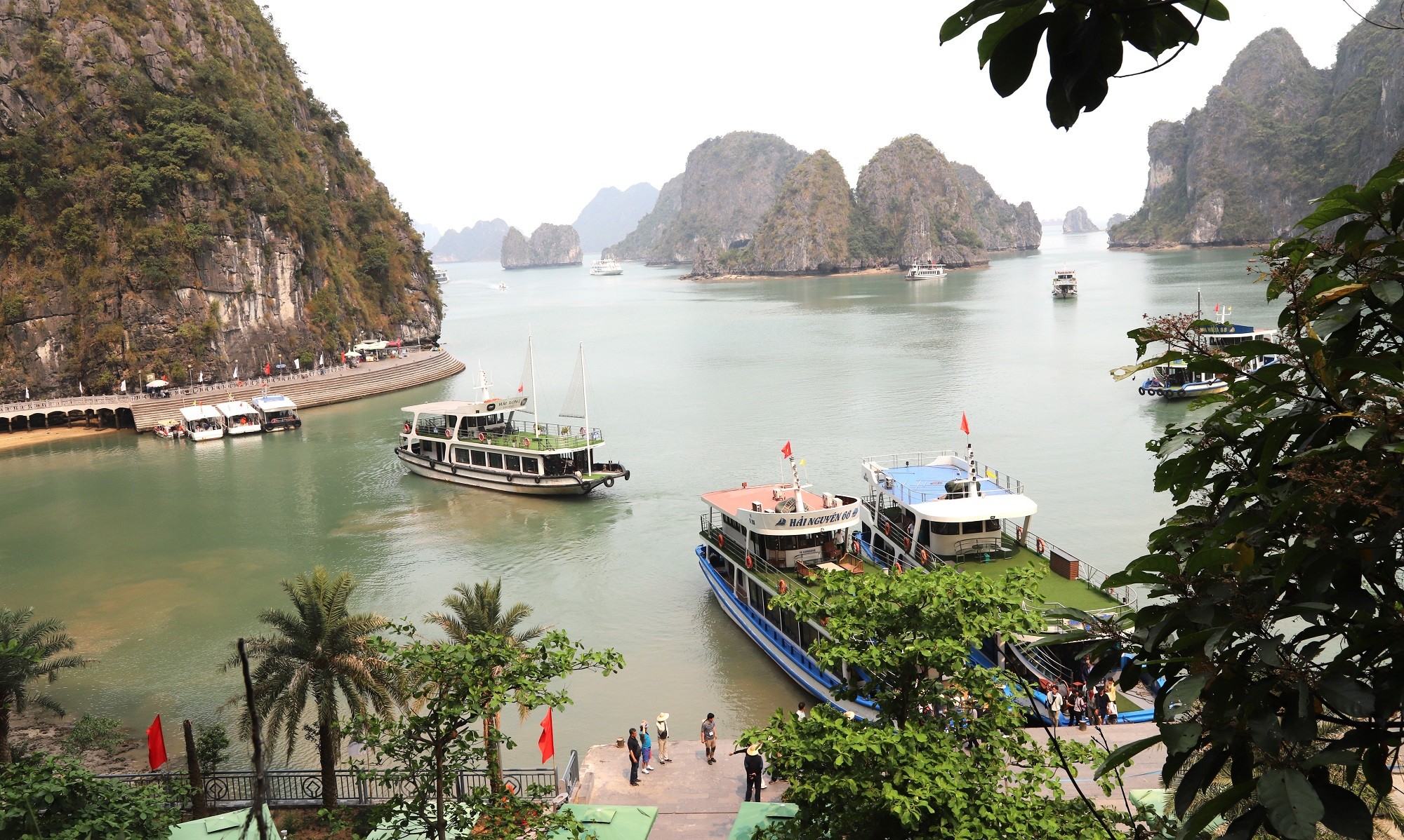 mot-goc-vinh-ha-long-1784131819.jpg