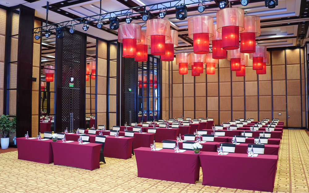 3-novotel-ha-long-bay-yen-tu-ballroom-classroom-style-1785165864.png