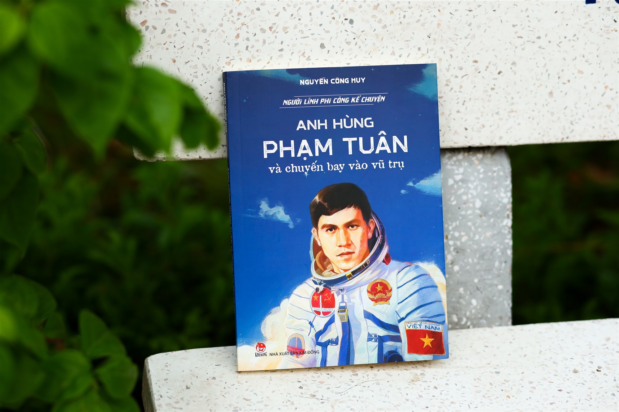 anh-hung-pham-tuan-va-chuyen-bay-vao-vu-tru-1785949427.jpg