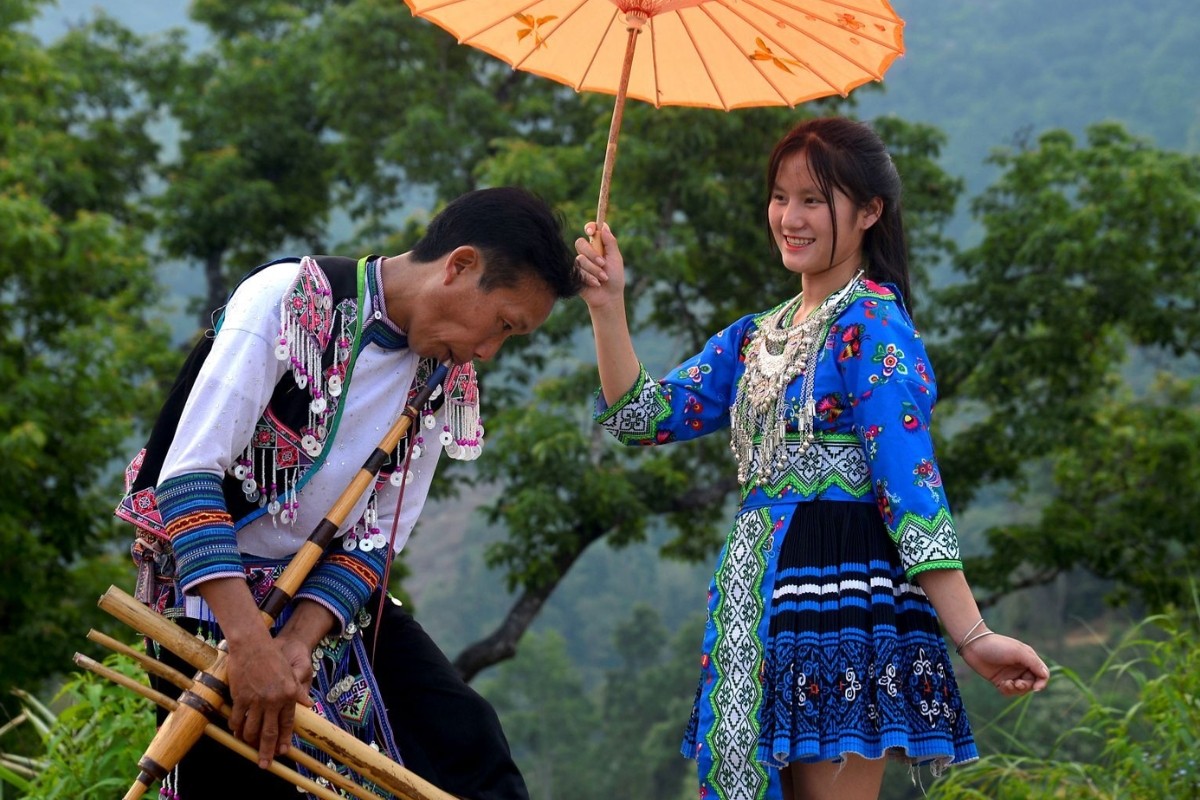the-unique-art-of-khen-music-and-traditional-dance-of-the-hmong-people-1-1786082024.jpg