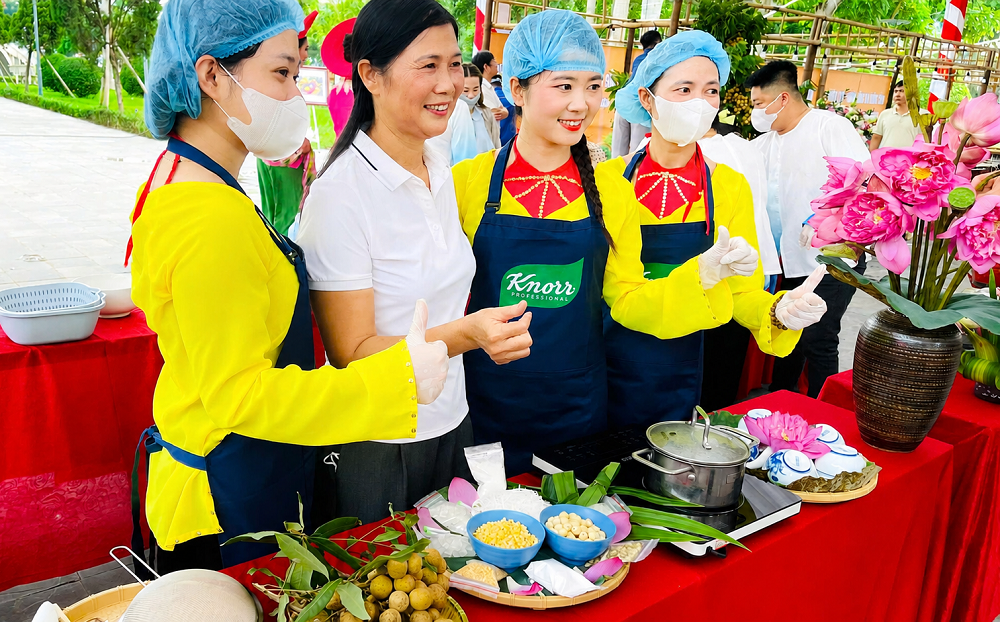 3-anh-gai-1786199997.png